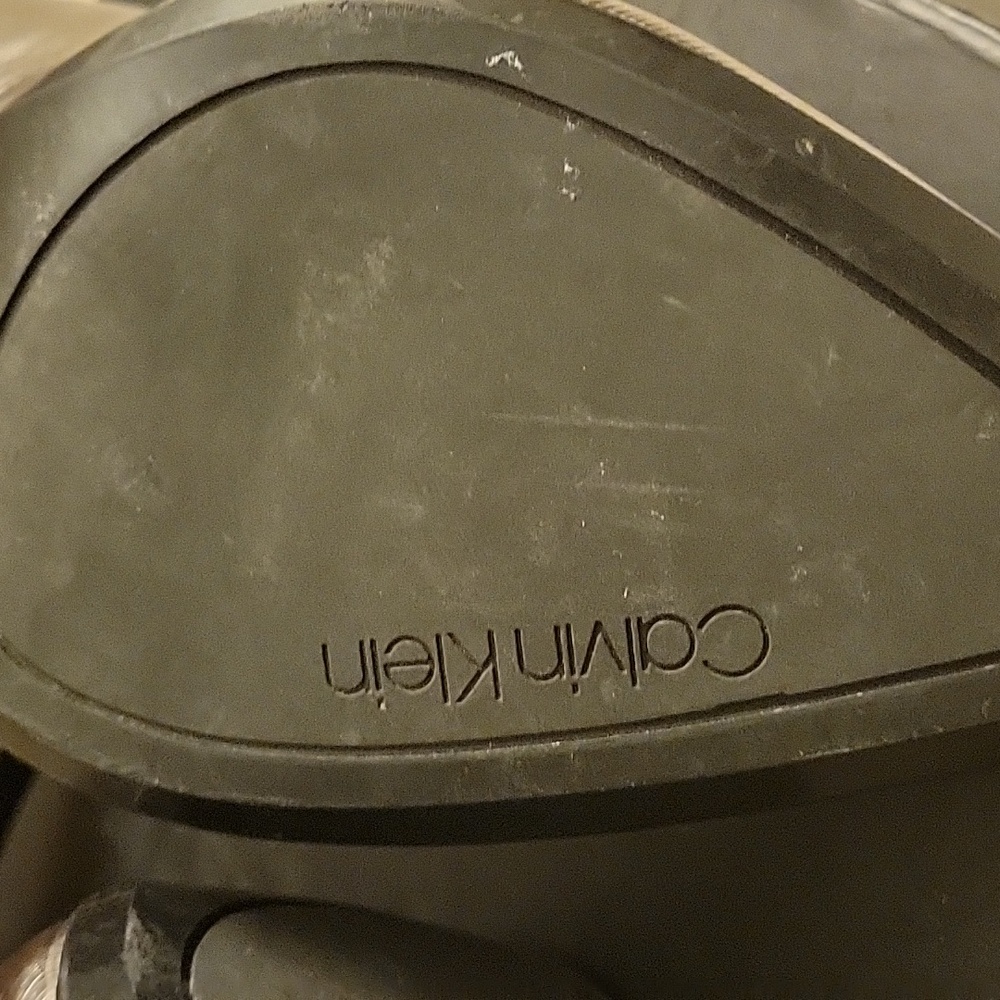 Shoes - Picture 4 of 7